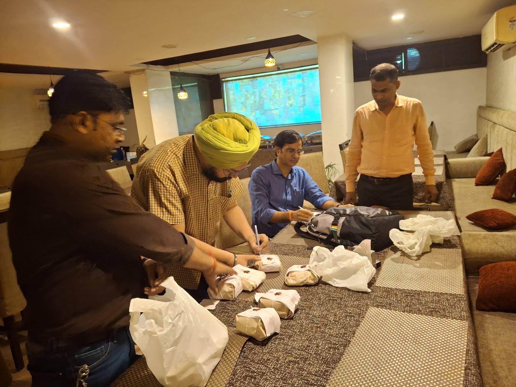भोपाल में खाद्य प्रतिष्ठानों की सघन जांच, 4 खाद्य नमूने लिए होटल रंजीत लेक व्यू, बाबू की कुटिया और सागर गहरी रेस्टोरेंट का निरीक्षण