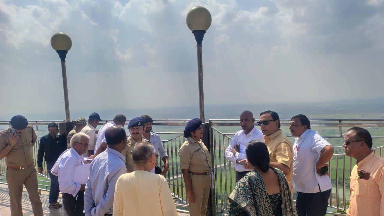शारदीय नवरात्रि: सलकनपुर में श्रद्धालुओं की सुविधा और सुरक्षा पर फोकस, कलेक्टर-एसपी ने दिए निर्देश